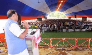 लगभग 15 वर्षों के बाद, असम तेल क्षेत्र ने परिचालन फिर से शुरू किया