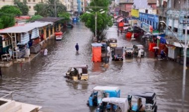 भयंकर बाढ़ के कारण इंटरनेट बाधित, इमरजेंसी कनेक्टिविटी सर्विस ठप