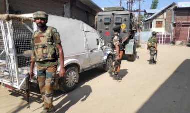 जम्मू-कश्मीर के बडगाम से लश्कर के 2 आतंकी सहयोगी गिरफ्तार