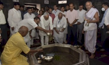 बिहार : विष्णुपद मंदिर में नीतीश के साथ गैरहिंदू मंत्री के जाने की घटना ने तूल पकड़ा, प्रबंधन नाराज