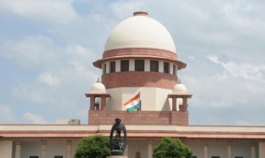 सुप्रीम कोर्ट ने उद्धव-शिंदे मामला संविधान पीठ को भेजा, चुनाव आयोग को फैसला देने से रोका