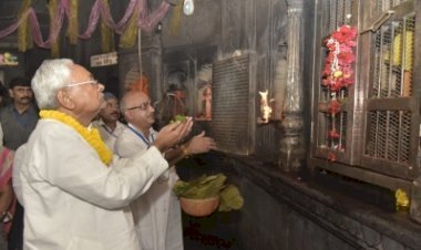 विष्णुपद मंदिर की परंपरा टूटने पर कई संगठन आक्रोशित, नीतीश पर सनातन के अपमान का आरोप, माफी मांगने का बढ़ा दबाव