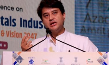 आने वाले वर्षो में हवाई यात्रियों की संख्या दोगुनी होकर 40 करोड़ होने की उम्मीद