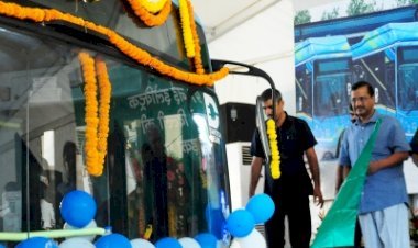 केजरीवाल ने 97 हाई-टेक इलेक्ट्रिक बसों को दिखाई हरी झंडी