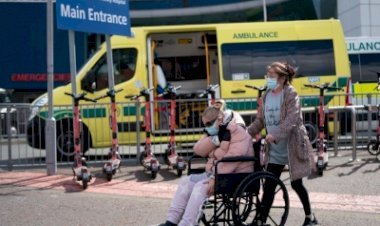 इंग्लैंड में बिना लक्षण वाले स्वास्थ्य कर्मचारियों की कोविड जांच पर रोक