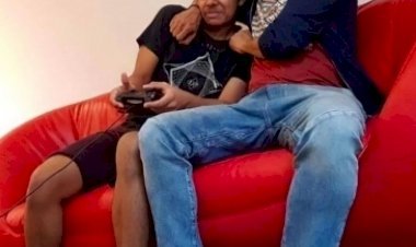 सोशल मीडिया पर नहीं हैं विजय के बेटे संजय