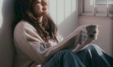 रश्मिका सिर्फ चार तस्वीरें डालती हैं जो उनके बारे में बताती हैं