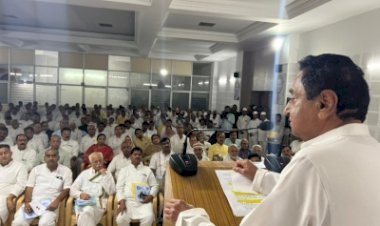 कांग्रेस नेताओं को चेतावनी, हिदायत के साथ आईना भी दिखाया कमल नाथ ने