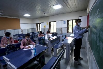 केरल की कक्षाओं में जेंडर न्यूट्रल सीटिंग अब नहीं