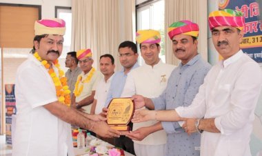 फर्स्ट भारत बना आम आदमी की आवाज, तो सम्मेलन में मिली शाबाशी