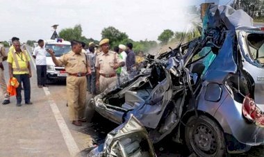 राजस्थान के सिरोही में भीषण सड़क हादसा, ट्रक-कार भिड़ंत में 6 लोगों की मौत, फंसे शवों को निकालने में लगे 4 घंटे