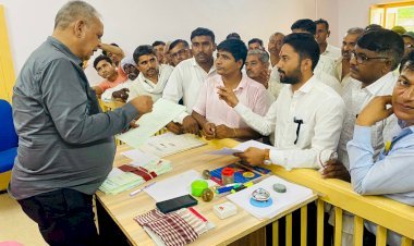 भीनमाल में हो रहे घटिया सड़क निर्माण को लेकर ग्रामीणों में नाराजगी, मुख्यमंत्री के नाम सौंपा ज्ञापन