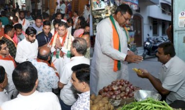 डॉ. पूनियां ने आमजन को पत्रक एवं पीले चावल बांटकर PM Modi के कल के कार्यक्रम को ऐतिहासिक बनाने की अपील की