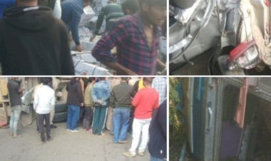 चलती कार पर पलटा सेब से भरा ट्रक, 3 की मौत