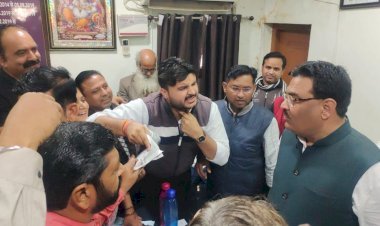 राष्ट्र के गौरव तिरंगे के अपमान पर भाजपा ने आक्रोश जताया