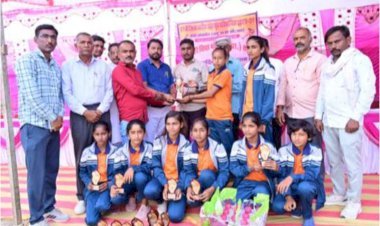 झाक में शिक्षक की मेहनत से निखर रहे हॉकी खिलाड़ी छात्रा वर्ग में लगातार 8 वीं बार तो छात्र वर्ग में छठी बार जीता ख़िताब।