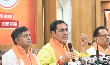 भाजपा विधायक कुलदीप धनखड और महेंद्रपाल मीणा ने कांग्रेसी नेताओं के बयान पर किया पलटवार, बोले पीएम मोदी ने अंतिम पंक्ति में बैठे गांव से आने वाले किसान के बेटे को बनाया सीएम