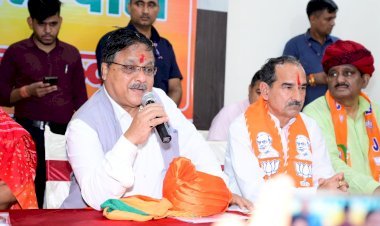 भाजपा के प्रदेश प्रभारी डॉ राधा मोहन दास अग्रवाल ने राहुल गांधी को बताया राहुल अकबराबादी, मुगल और अकबर की नीतियों से देश तोड़ने का लगाया आरोप