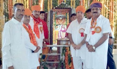 जमुवाय माता फाउंडेशन के नेतृत्व में संत महात्माओं के मार्ग दर्शन में सर्व समाज की धार्मिक वाहन यात्रा पहुंची जमुवायधाम