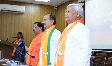 राजनीति में कुछ भी स्थाई नहीं होता, कल कुछ भी संभव, सभी को संगठन के प्रति ईमानदारी से लक्ष्य निर्धारित कर करना चाहिए कार्यः- डॉ राधा मोहन दास अग्रवाल