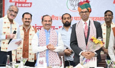 सिंगापुर डेलीगेशन के साथ भाजपा की संगठनात्मक व्यवस्था बूथ ईकाई से लेकर प्रदेश कार्यकारिणी तक की व्यवस्था पर हुई चर्चा, डेलीगेशन ने भाजपा संगठन और सत्ता के बीच बेहतर तालमेल का किया अवलोकनः- मदन राठौड़