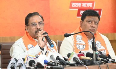 राजस्थान में नए जिलों को लेकर कांग्रेस भाजपा आमने सामने, पूर्व सीएम गहलोत के बयान पर पूर्व भाजपा प्रदेश अध्यक्ष डॉ अरूण चतुर्वेदी ने किया पलटवार